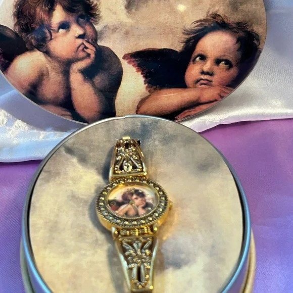 Gold Angel Motif Women's Watch - Picture 3 of 5